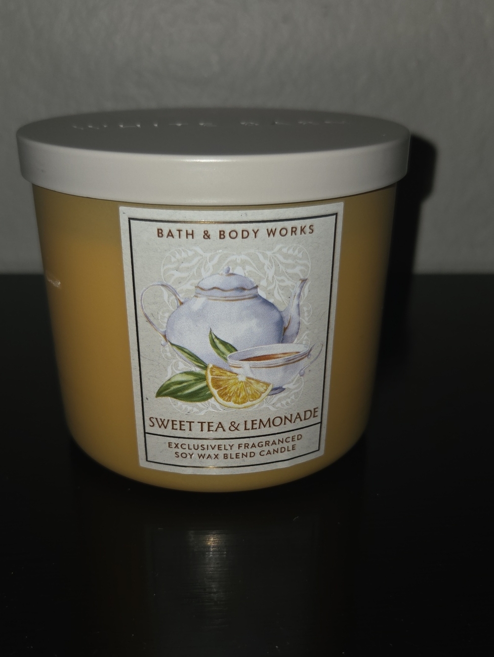 Bath & Body Works Sweet Tea & Lemonade 3 Wick Candle NWT